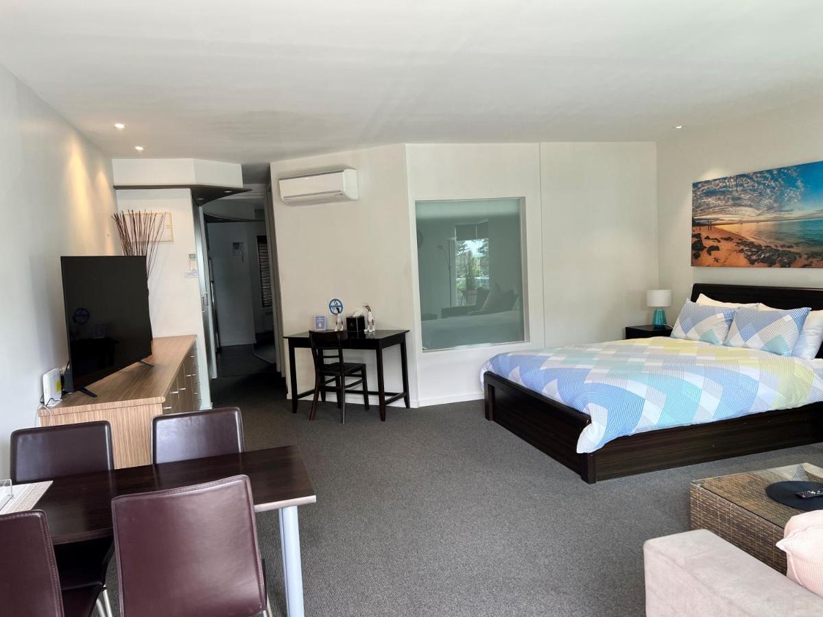 Phillip Island Holiday Apartments คาวเวส ภายนอก รูปภาพ