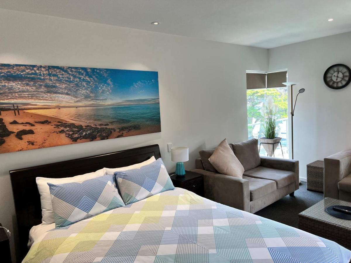 Phillip Island Holiday Apartments คาวเวส ภายนอก รูปภาพ