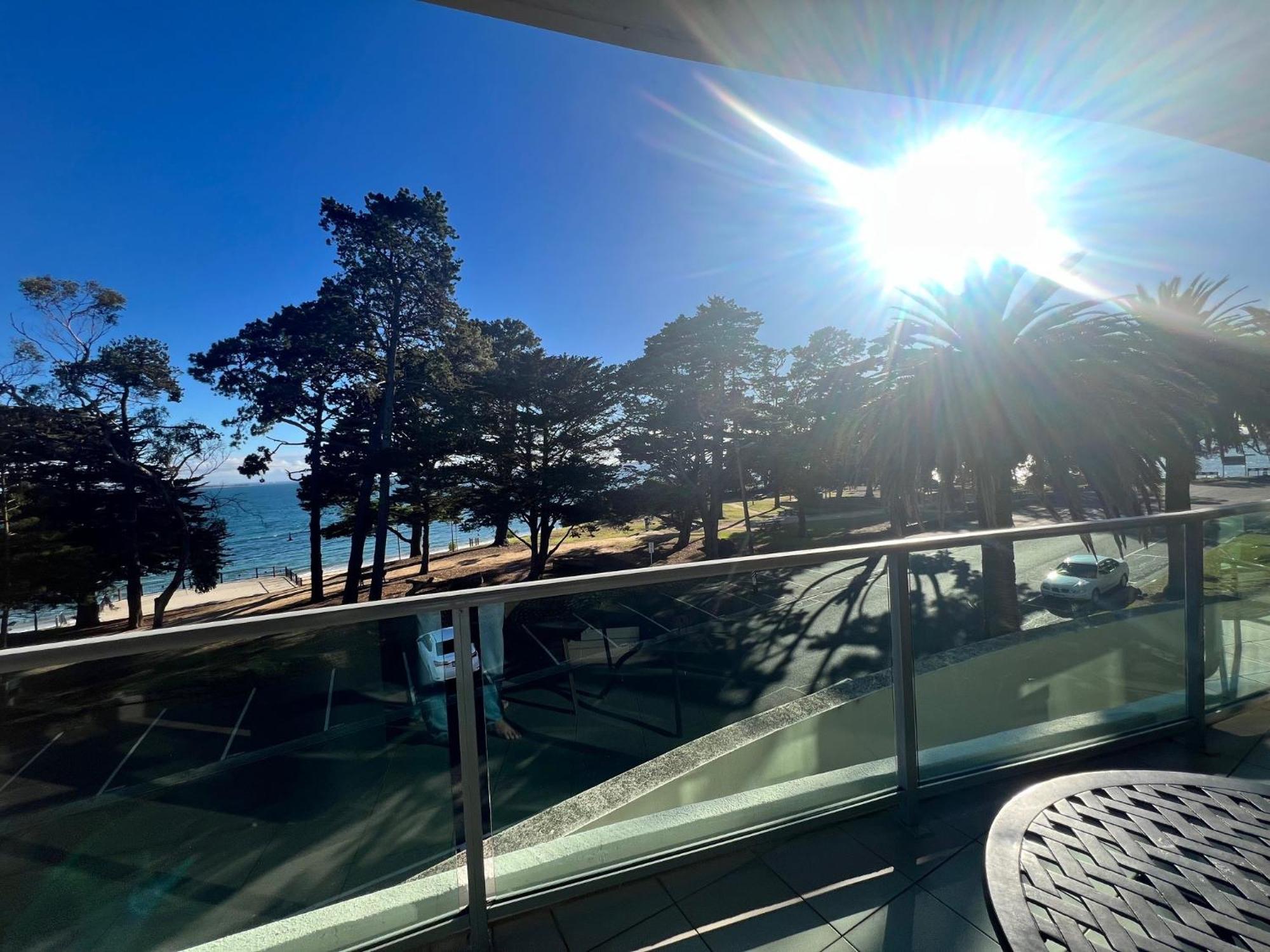 Phillip Island Holiday Apartments คาวเวส ภายนอก รูปภาพ