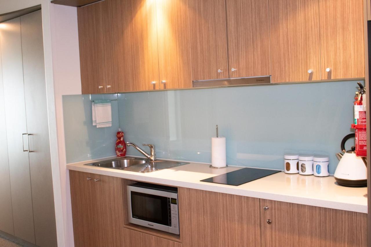 Phillip Island Holiday Apartments คาวเวส ภายนอก รูปภาพ